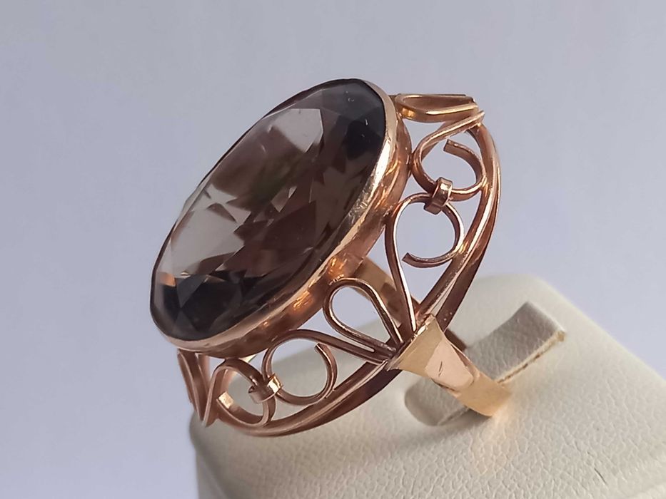 Pierścionek z topazem, złoto 14K, rozmiar 15, 11,8gram, lata 60,70-te