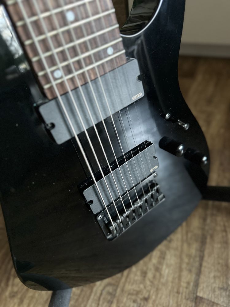 Gitara elektryczna Ibanez RG8 BK (czarna). Na przetwornikach EMG