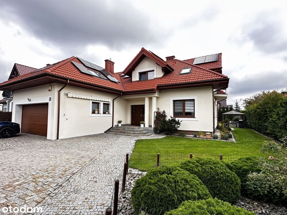 Dom z fotowoltaiką, rekuperacją i klimatyzacją – centrum Nadarzyna