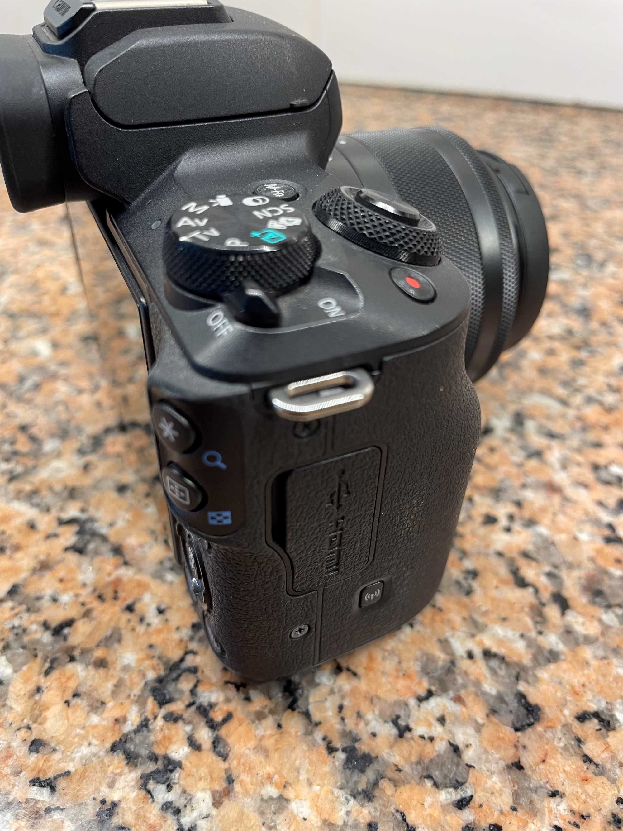 Canon M50 (c/ lente kit) + Lente Sigma + Lente Canon 50mm + Baterias