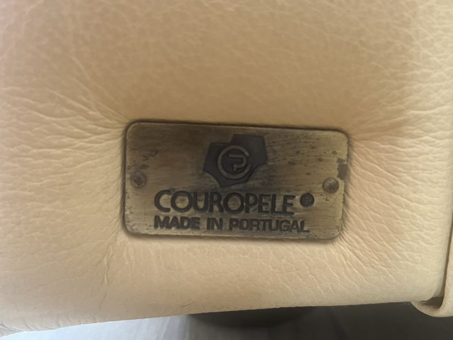 Sofá 2 lugares em pele