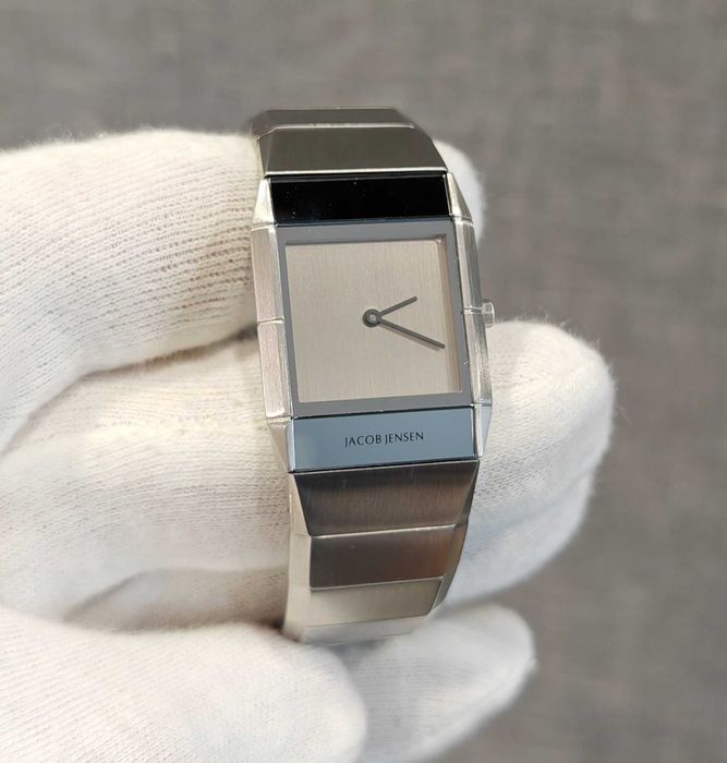 Жіночий годинник Jacob Jensen 562 Swiss Made Sapphire
