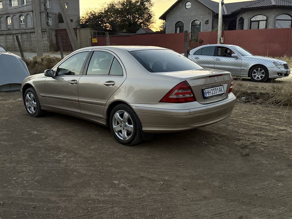 Продам мерседес С203 на полном боевом ходу 2006год
