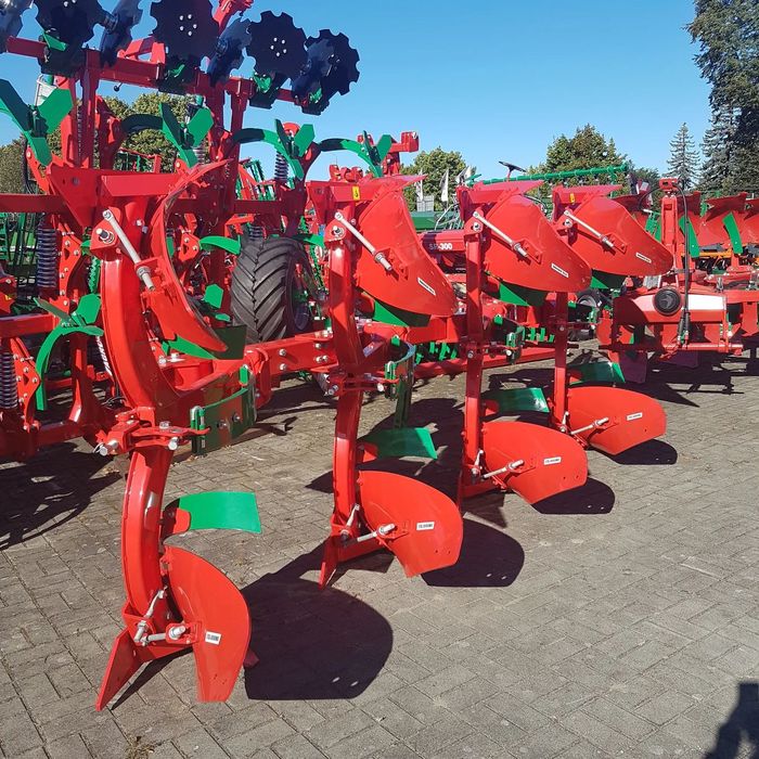Agro-Masz POR3+1  Pług obracalny POR3+1 AGRO-MASZ resor, z dodatkowym zabezpieczeniem