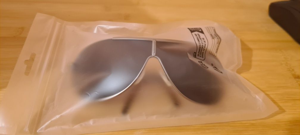 Nowe okulary przeciwsłoneczne polaryzacyjne filtr UV-400. 
IDEALNE DO