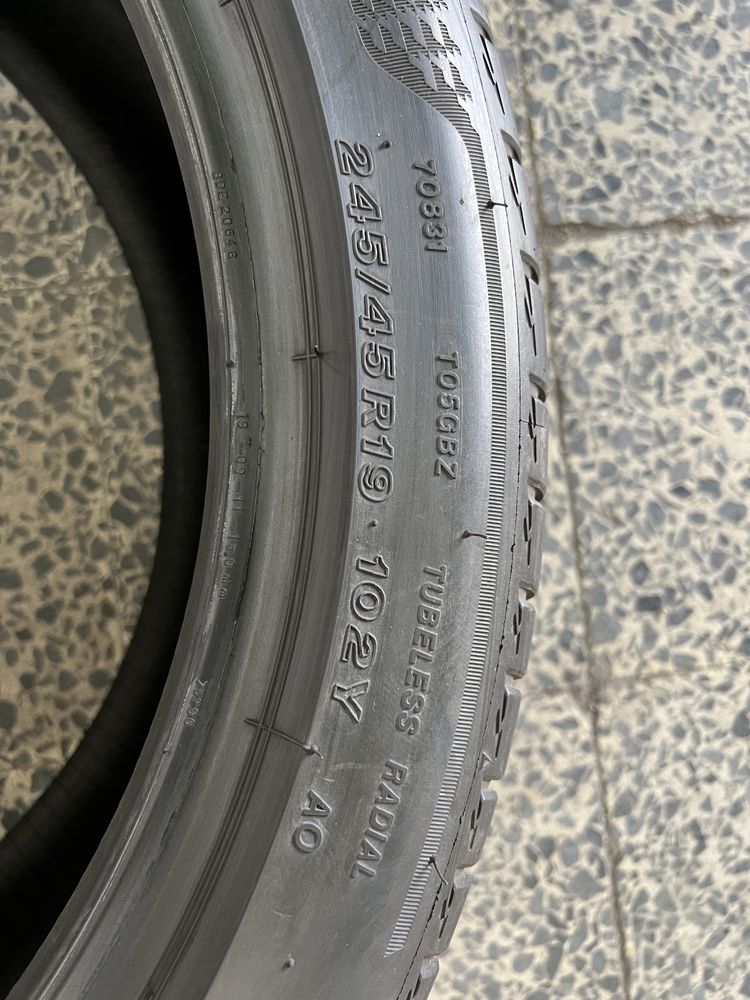 Pneus semi-novos 245/45R19