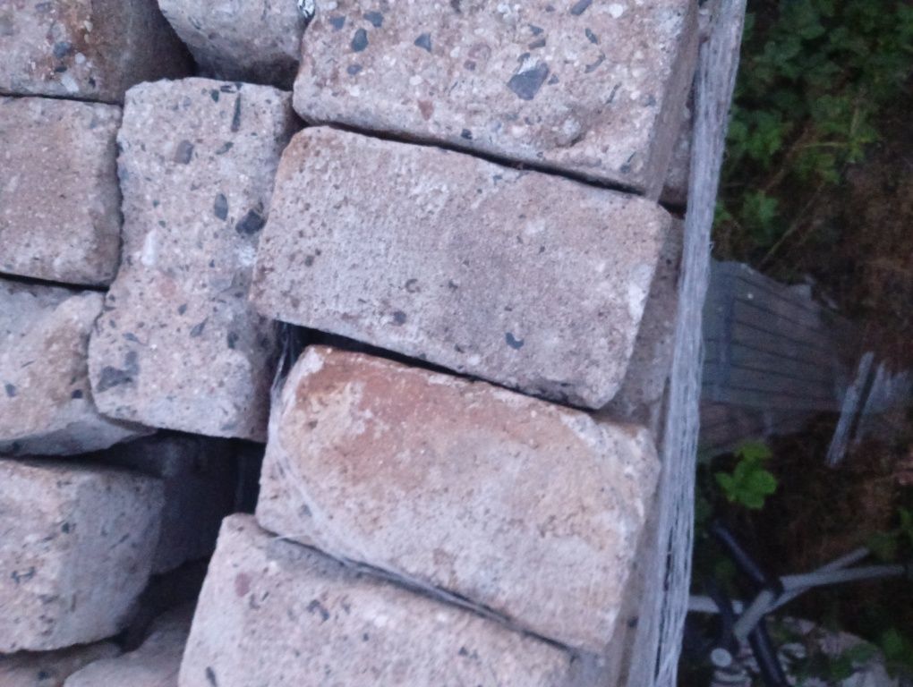 Bloczki betonowe, bruk betonowy stary