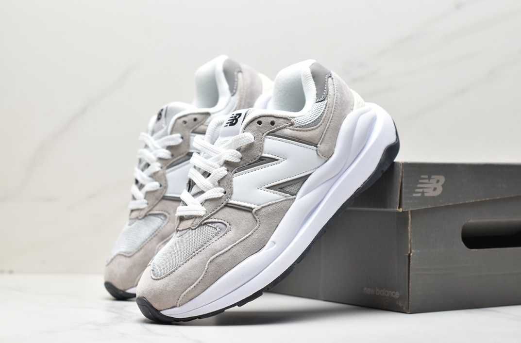 New Balance M5740LA