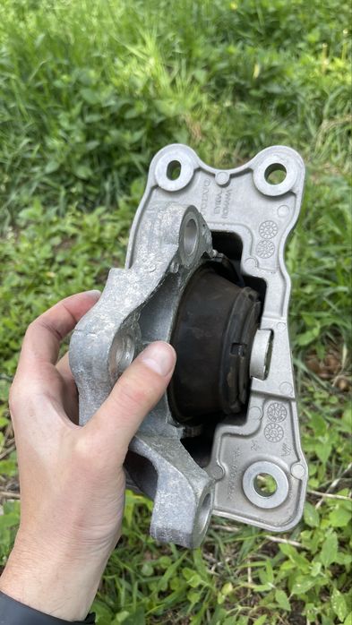 Подушка двигнуа volvo xc 60 31480549