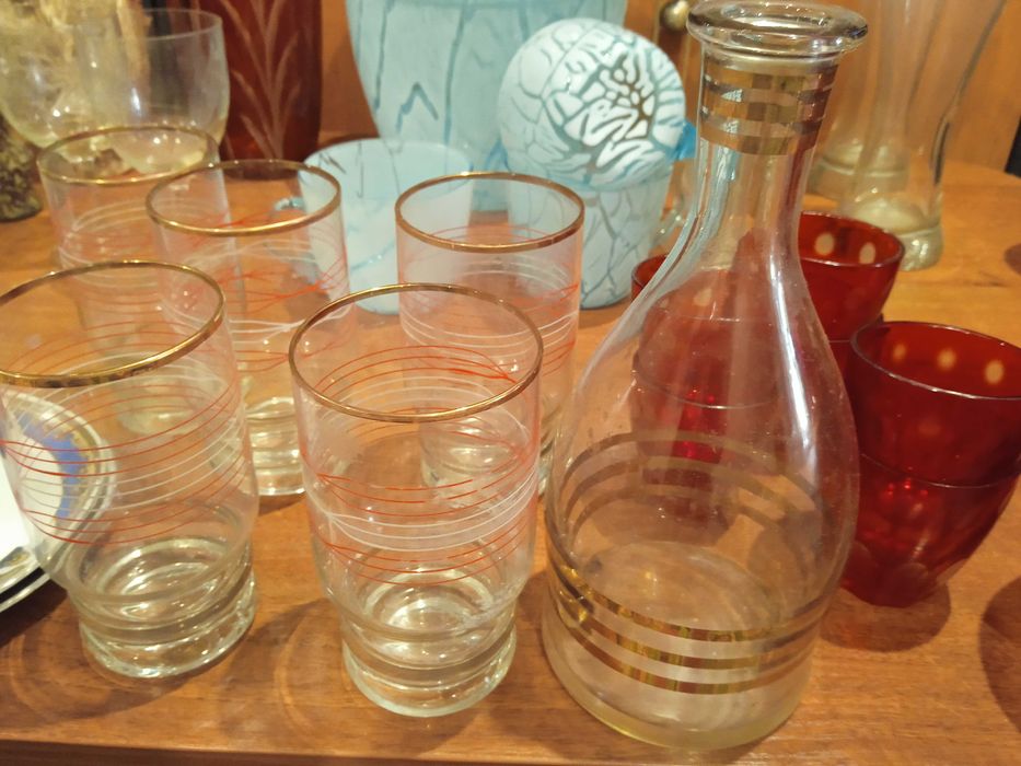 стаканы новые- Супница Блюдо Тарелки топорик для мяса