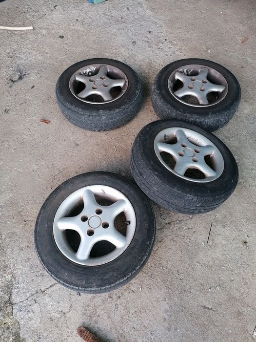 Jante R13 com pneus
