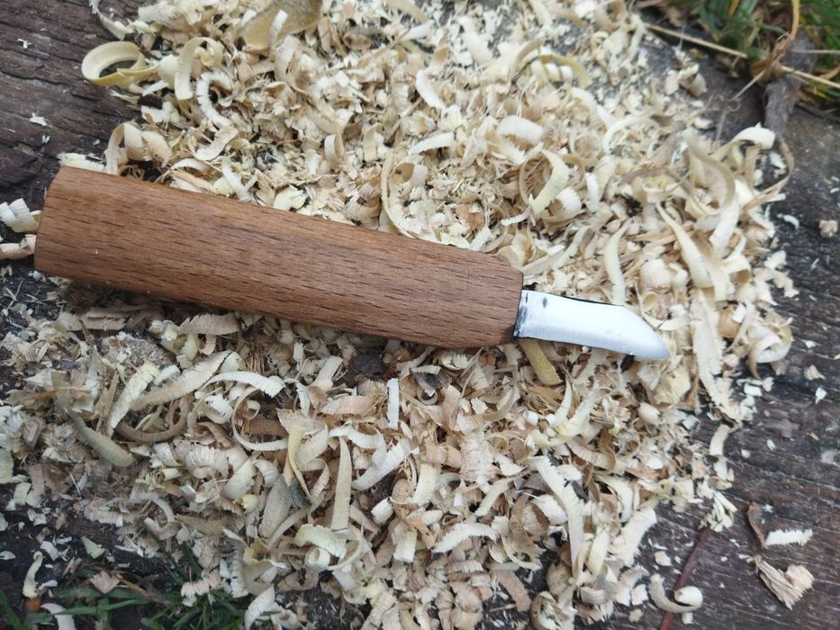 Різець по дереву из стали шх 15.