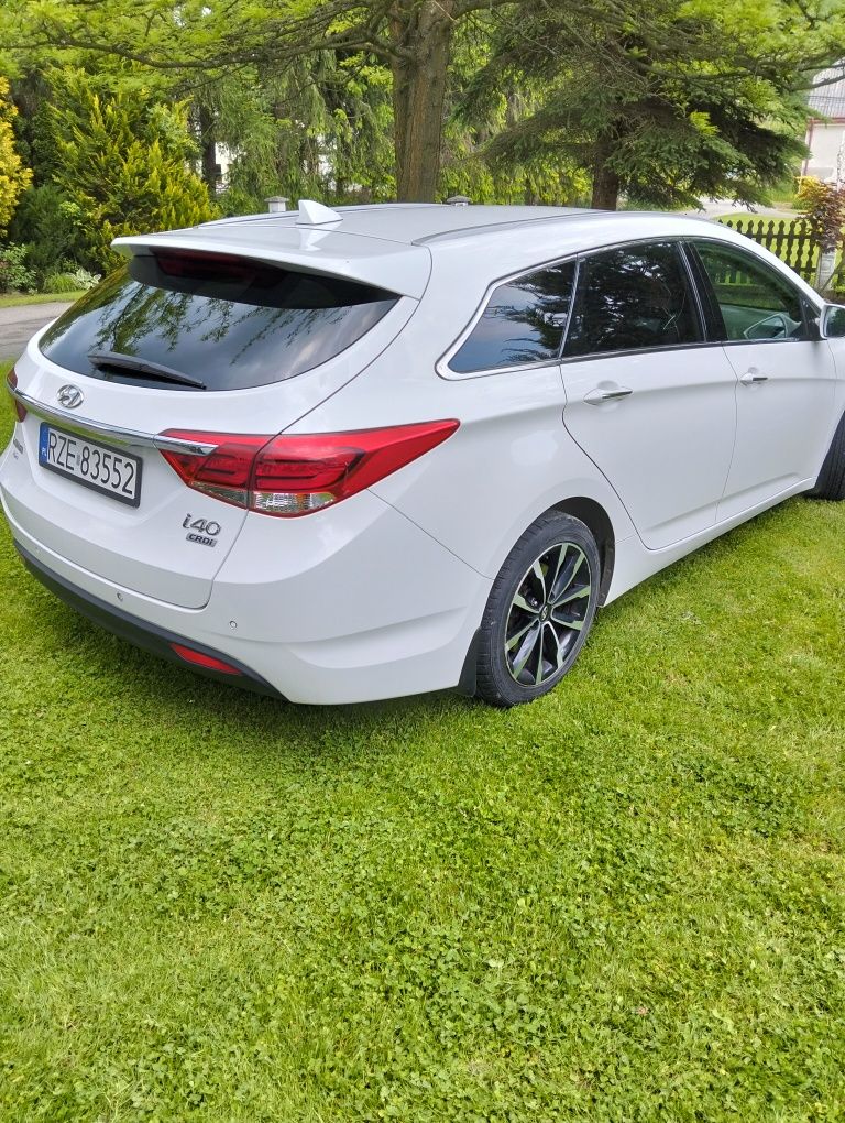 Hyundai i 40  diesel  127 tys.km