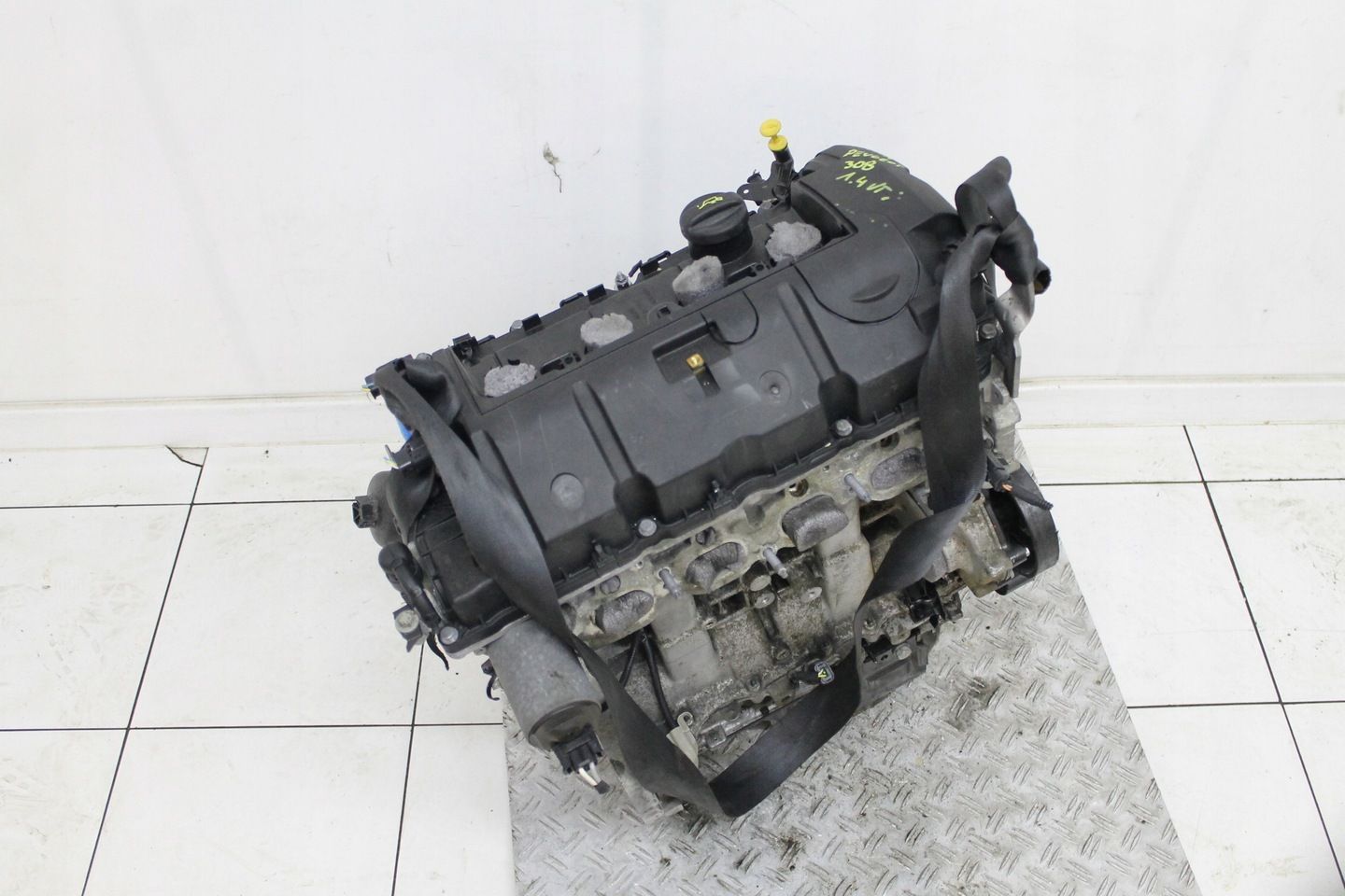 SILNIK SŁUPEK PEUGEOT 308 T9 CITROEN DS3 1.4 VTI 8F01 10FGAR