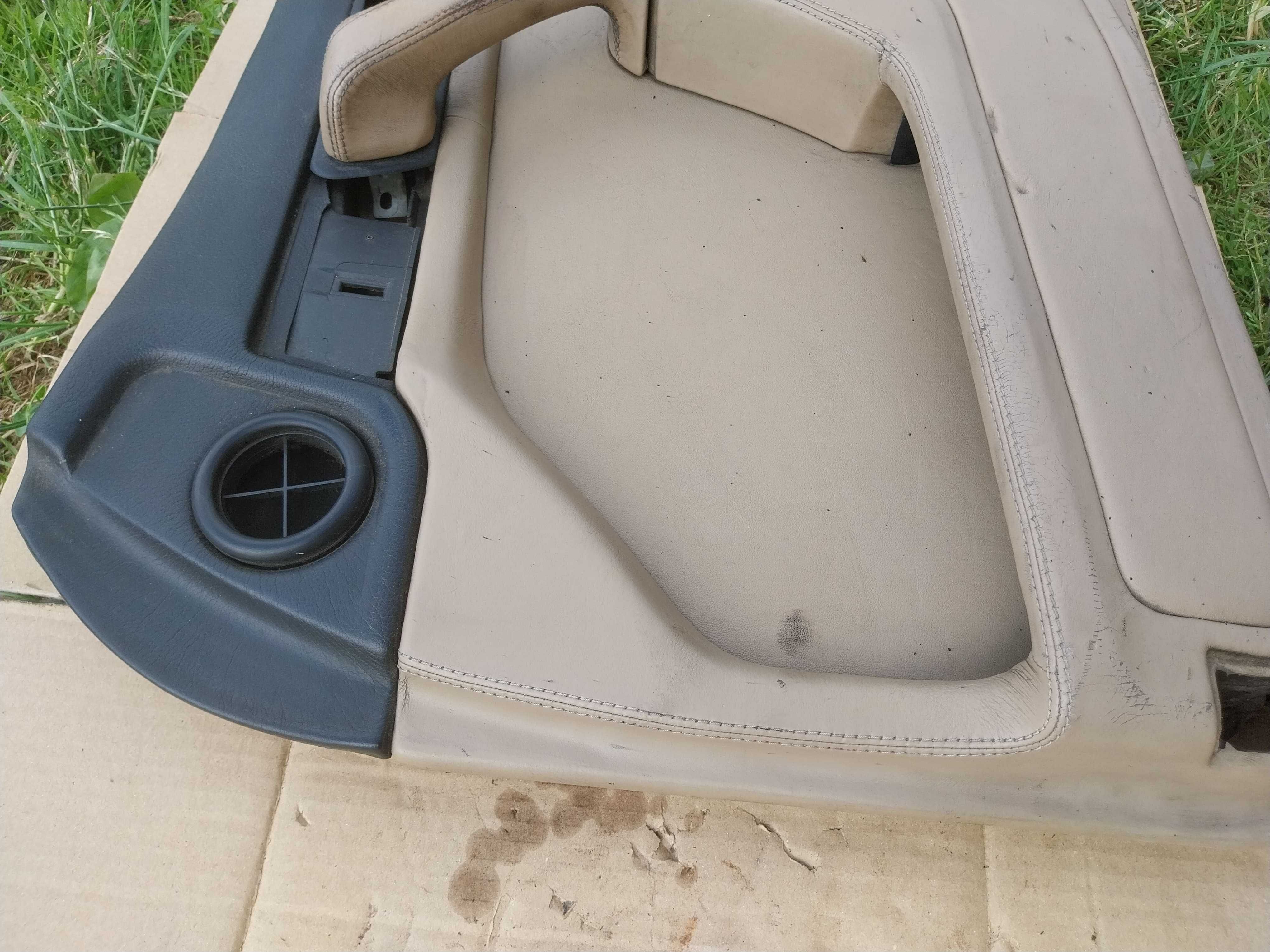 Boczek Drzwi Prawy Przód Beżowy BMW E32 E34