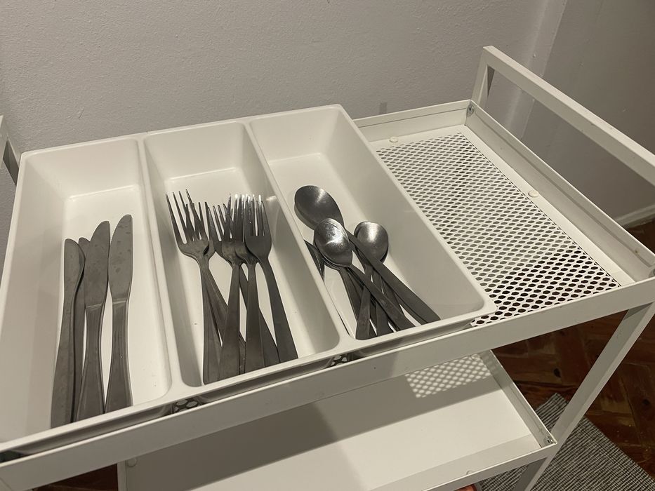 Carrinho metal branco NISSAFORS ikea