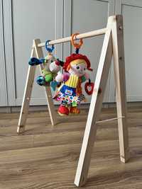 Baby gym, stojak edukacyjny dla dzieci