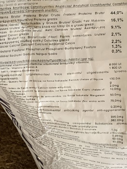 Ração de fundo para peixes  por kilo