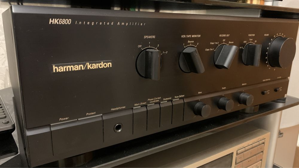 Усилитель Harman/kardon HK 6800.