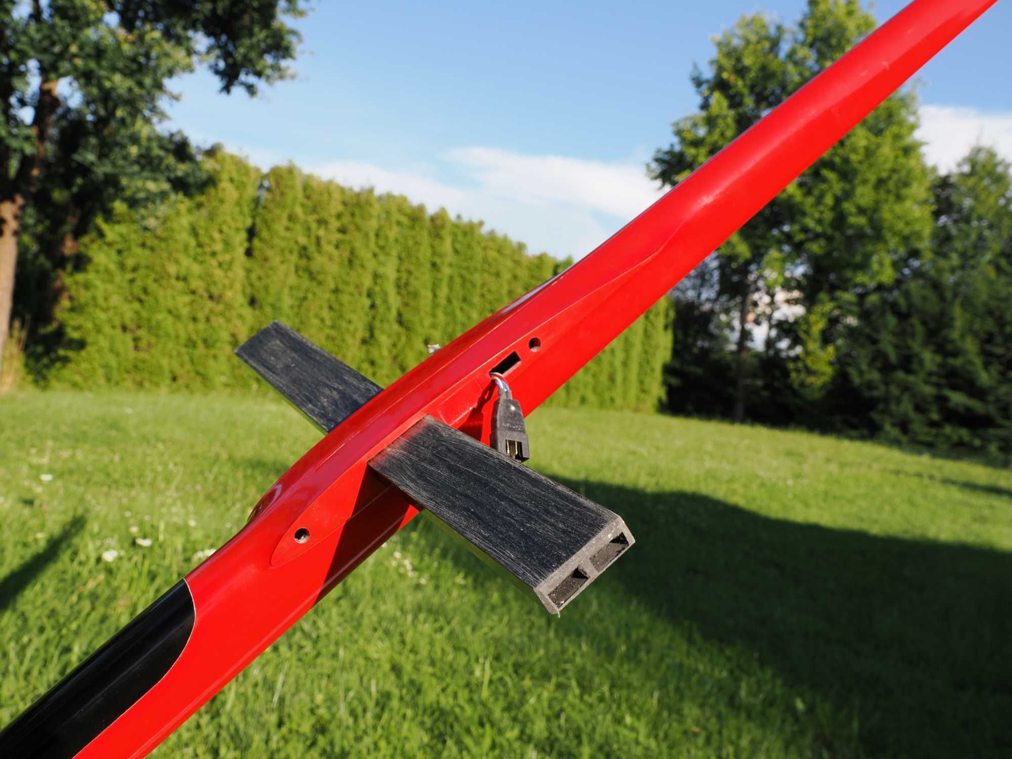 F3F model szybowca TOMCAT EVO 250 cm, laminatowo-węglowy. Prod.:RCRCM.