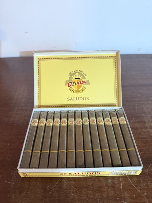 Caixa 25 charutos Alvaro