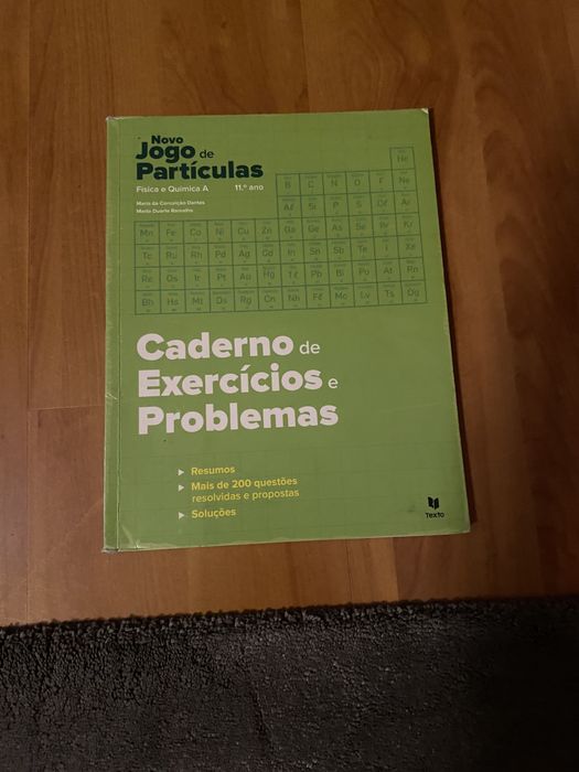 Livros 10° e 11.º de Fisica e Quimica