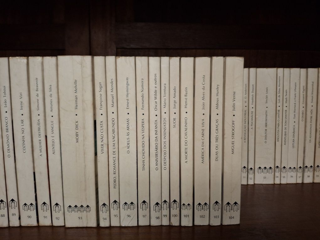 Coleção Unibolso - 104 volumes (incompleta)
