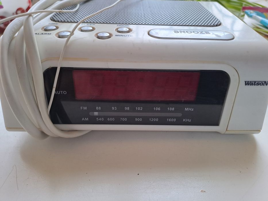 Радиочасы светящиеся