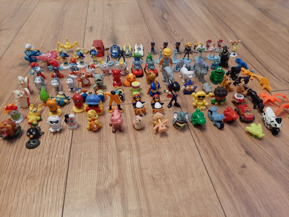 Zestaw figurek z kinder jajek