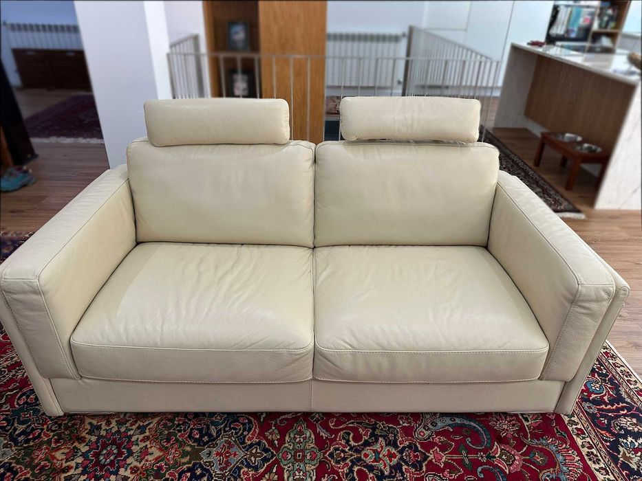 Sofá de 2 Lugares em Pele – Excelente Estado | 1.500€