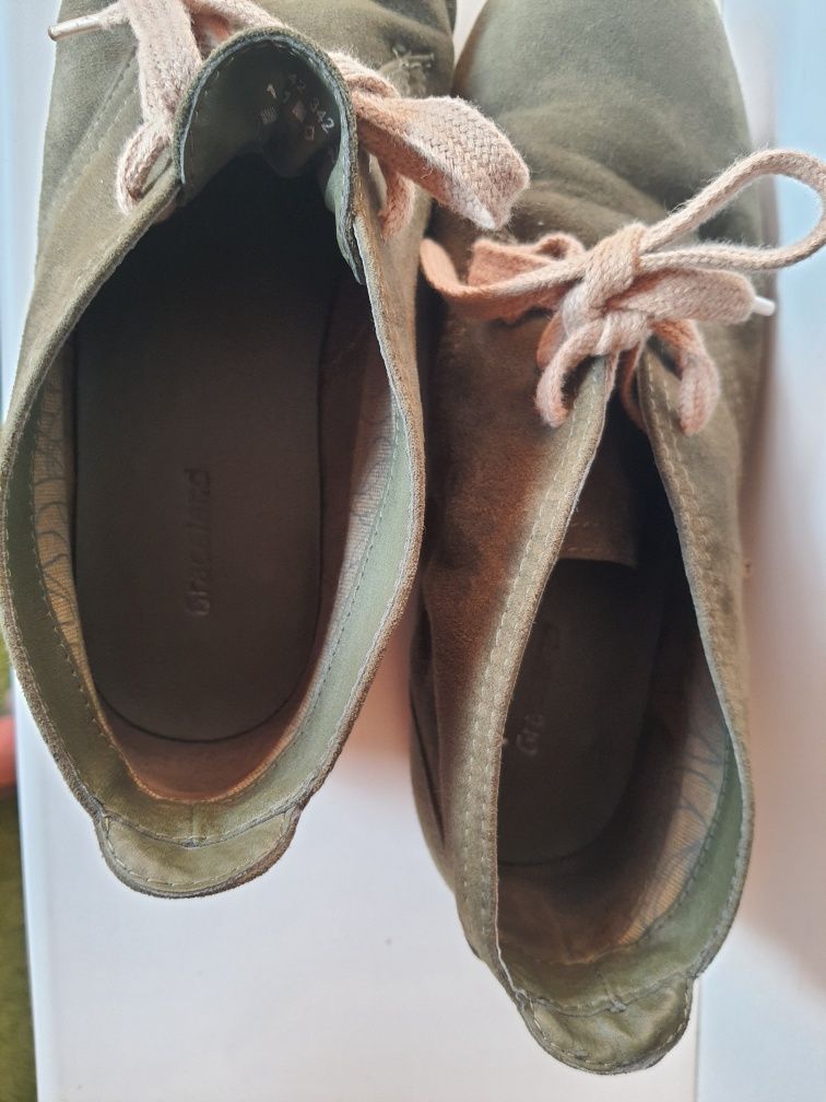 Продам ботинки зелёные женские, ботиночки, черевики