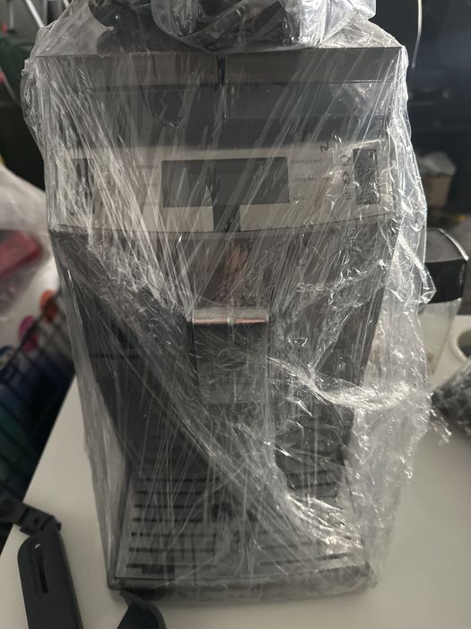 Maquina de café Saeco Lirika com revisao