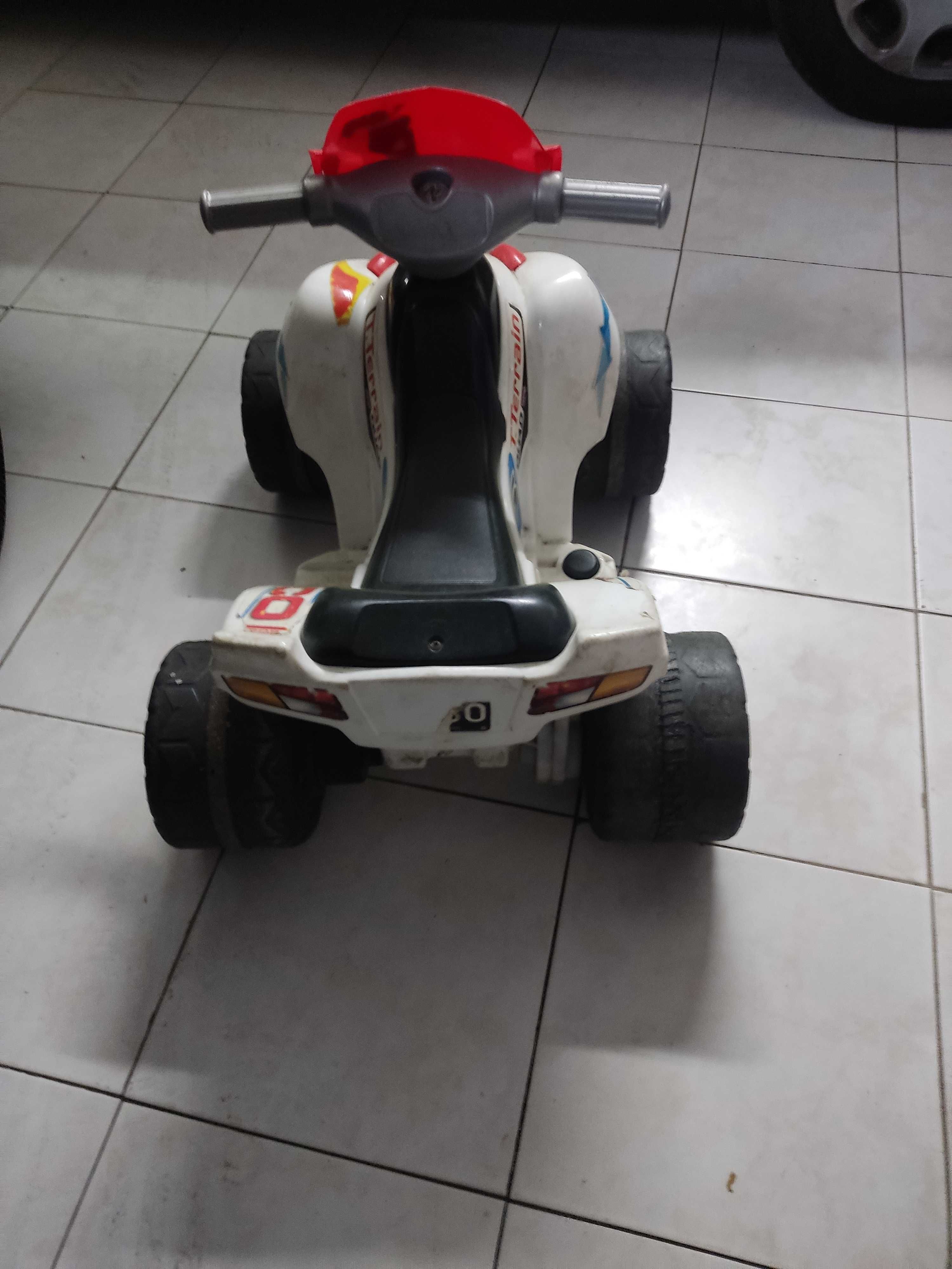 Moto 4 a bateria