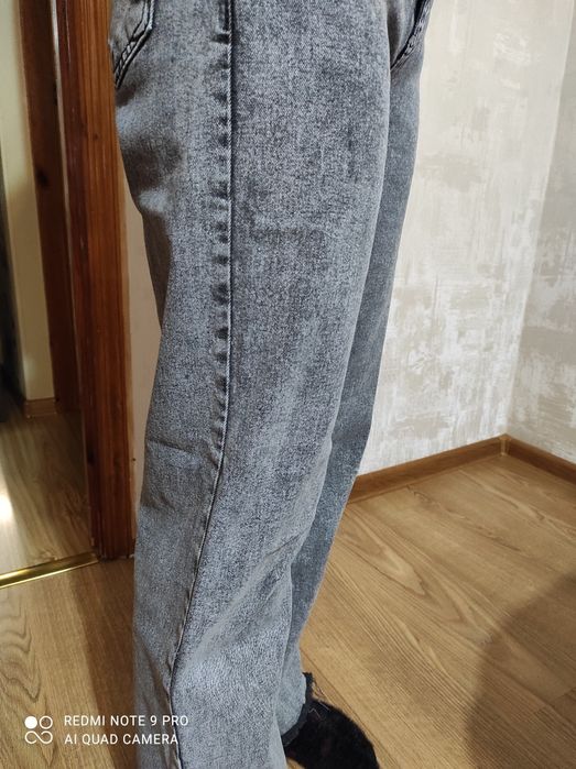 Продам женские джинсы клёш