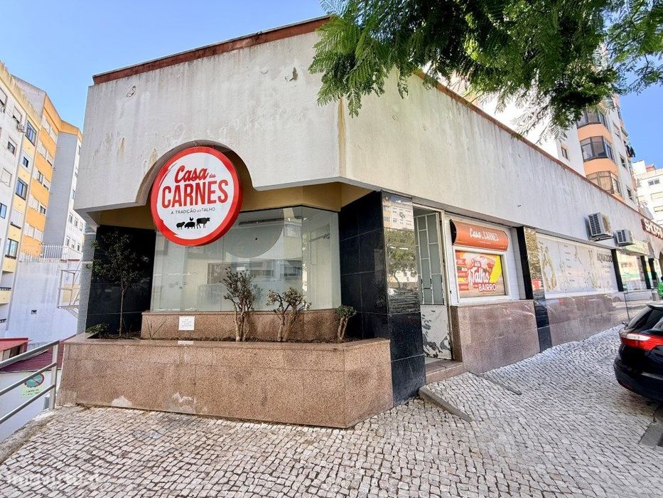 Loja com 58 m² no Shopping de Massamá