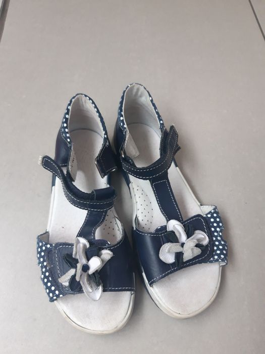 Sandały dziewczęce do sukienki 35