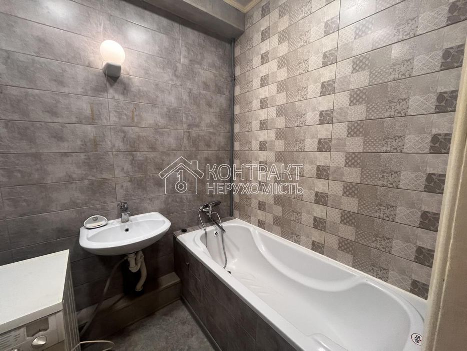 ТЕРМІНОВО! Продам велику 4-кім кв в центрі недалеко Нікольського