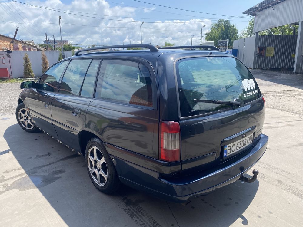 Опель омега 2000 рік 2.5 тд