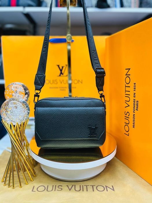 Чоловіча сумка  месенджер  через плече  Louis Vuitton