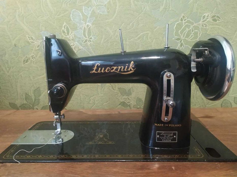Іноземна швейна машинка Lucznik Польська
