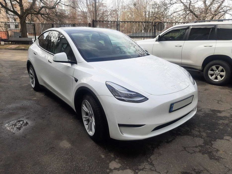 Прокат електромобілів Тесла Модел3 / МоделY