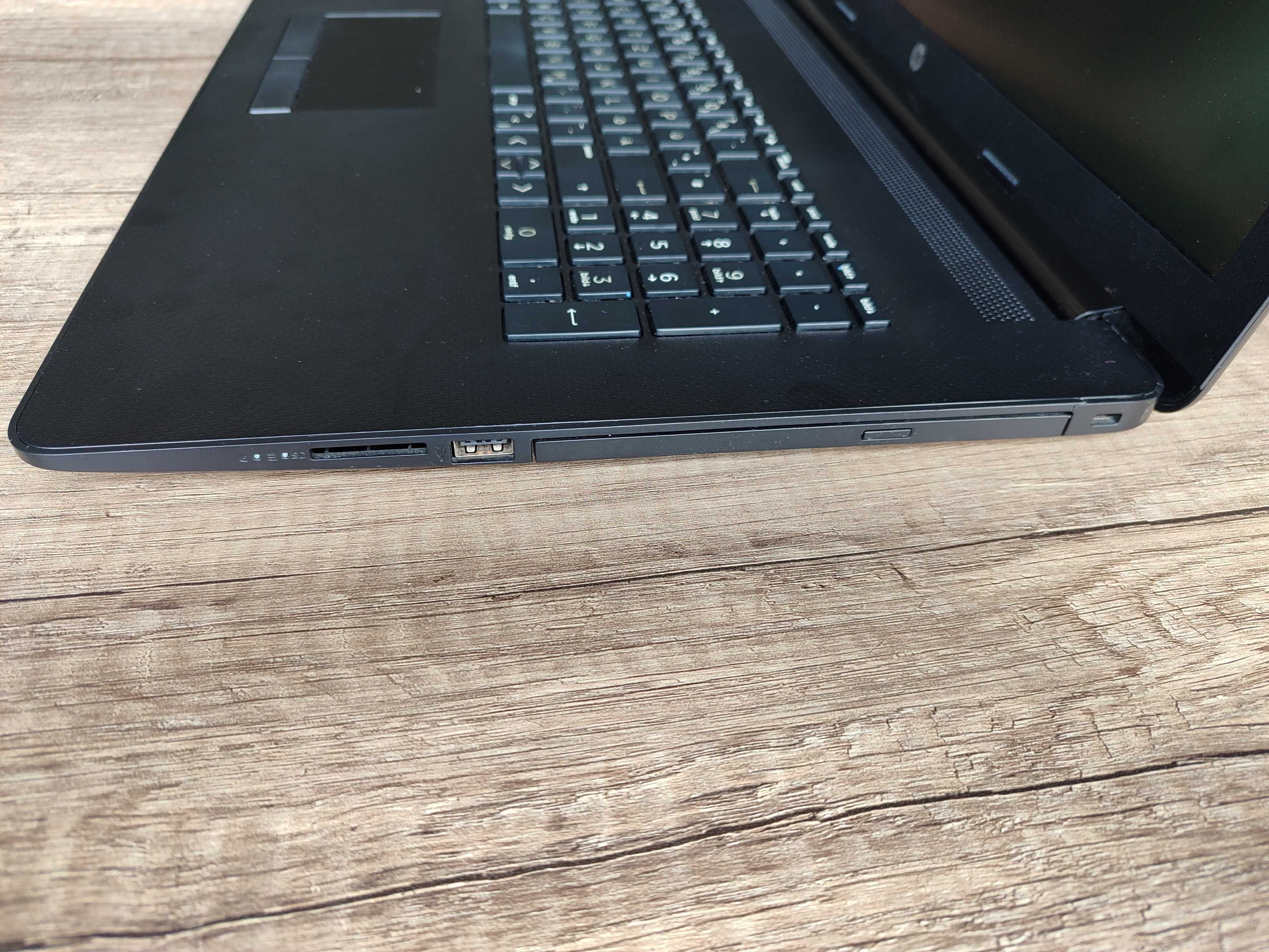 Laptop HP 17-ca1205ng Ryzen 5/8GB DDR4/SSD/HDD/Win 10