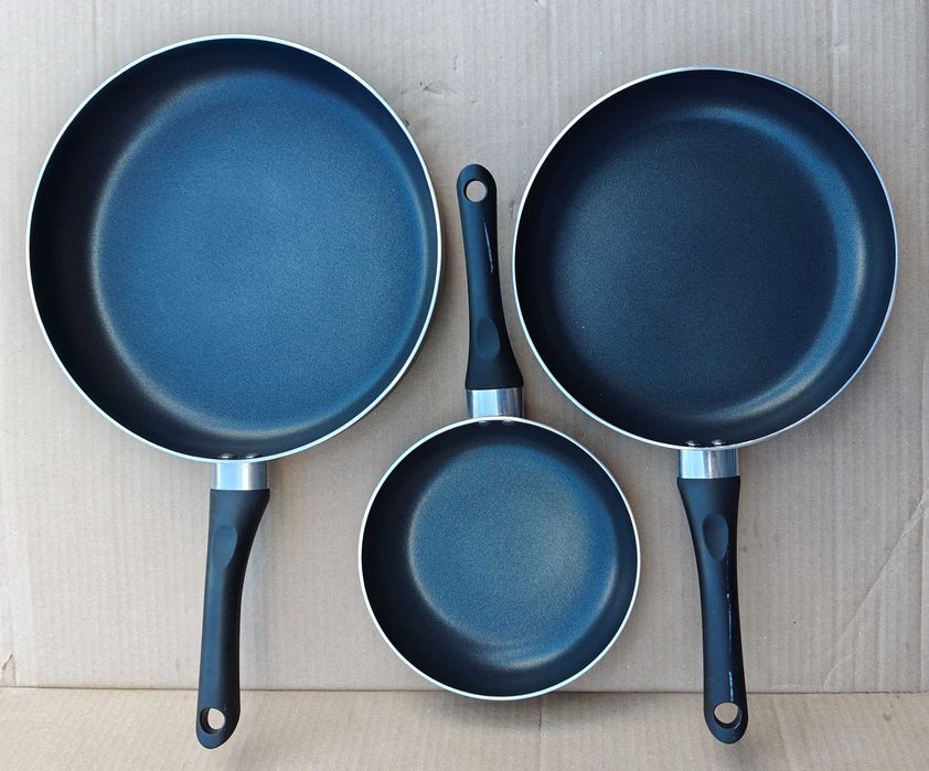 Amazon Basics zestaw 3 szt patelni 20 cm, 25 cm ,30 cm