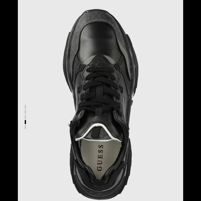 Продам кросівки Guess