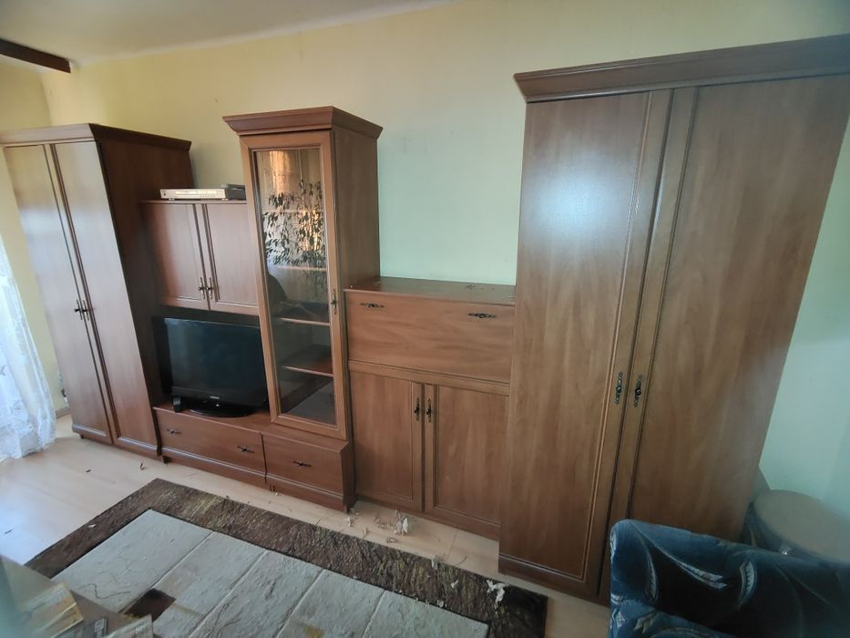 Meble pokojowe szafy segment