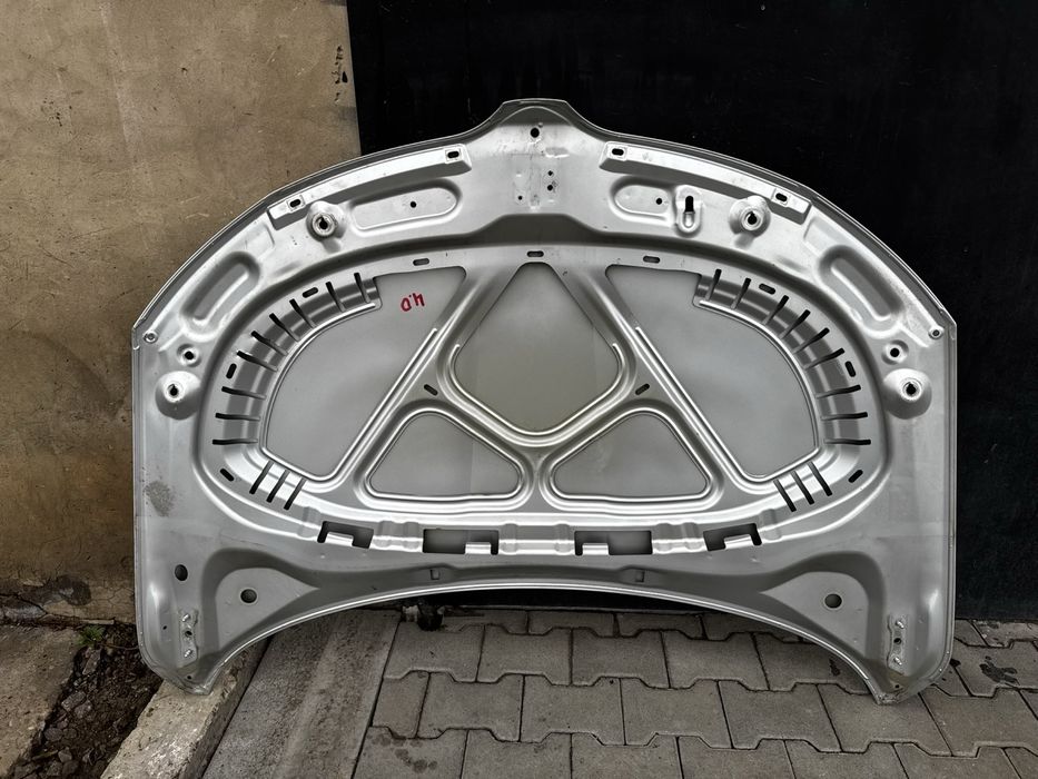 Капот шкода рапид  Skoda rapid  ОРИГИНАЛ