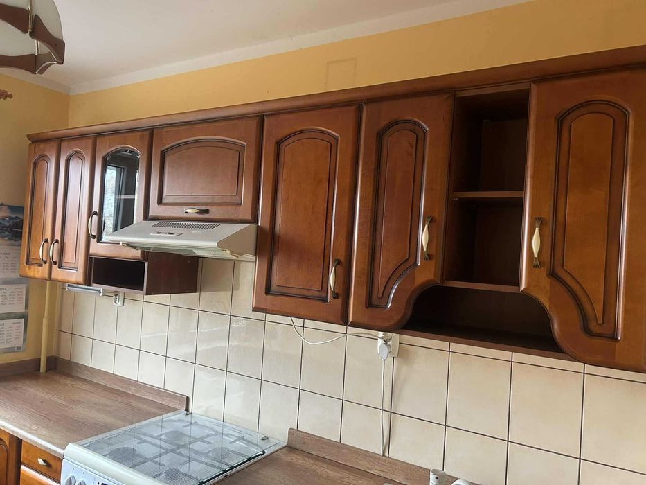 Meble do kuchni z wyposażeniem, drewniane fronty