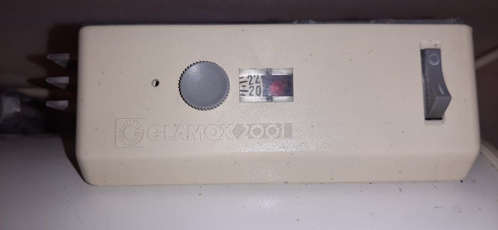 Glamox grzejnik 700W