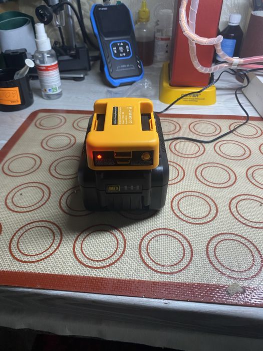 Адаптери на девольт