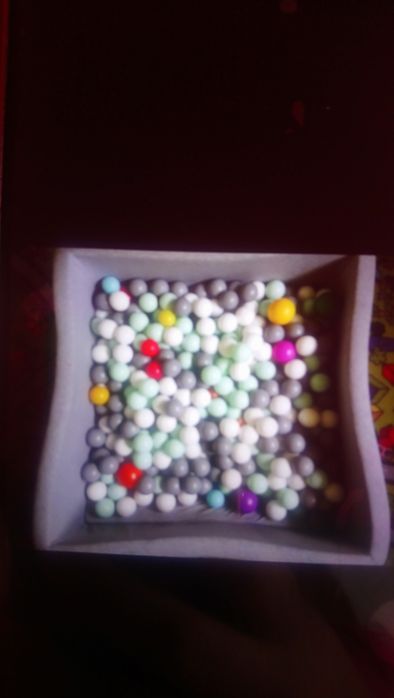 Sprzedam basen z piłkami